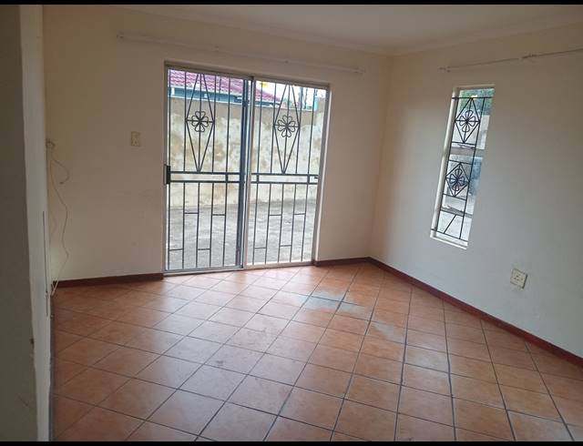 3 BEDROOM FREEHOLD TO LET IN COSMO CITY